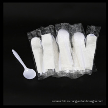 Venta caliente PP Material Plástico Juego de cubiertos desechables Vajilla Vajilla Cuchillo Tenedor Cuchara y taza